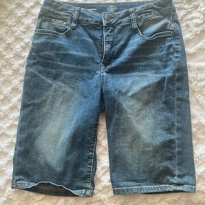 Women’s Bermuda shorts